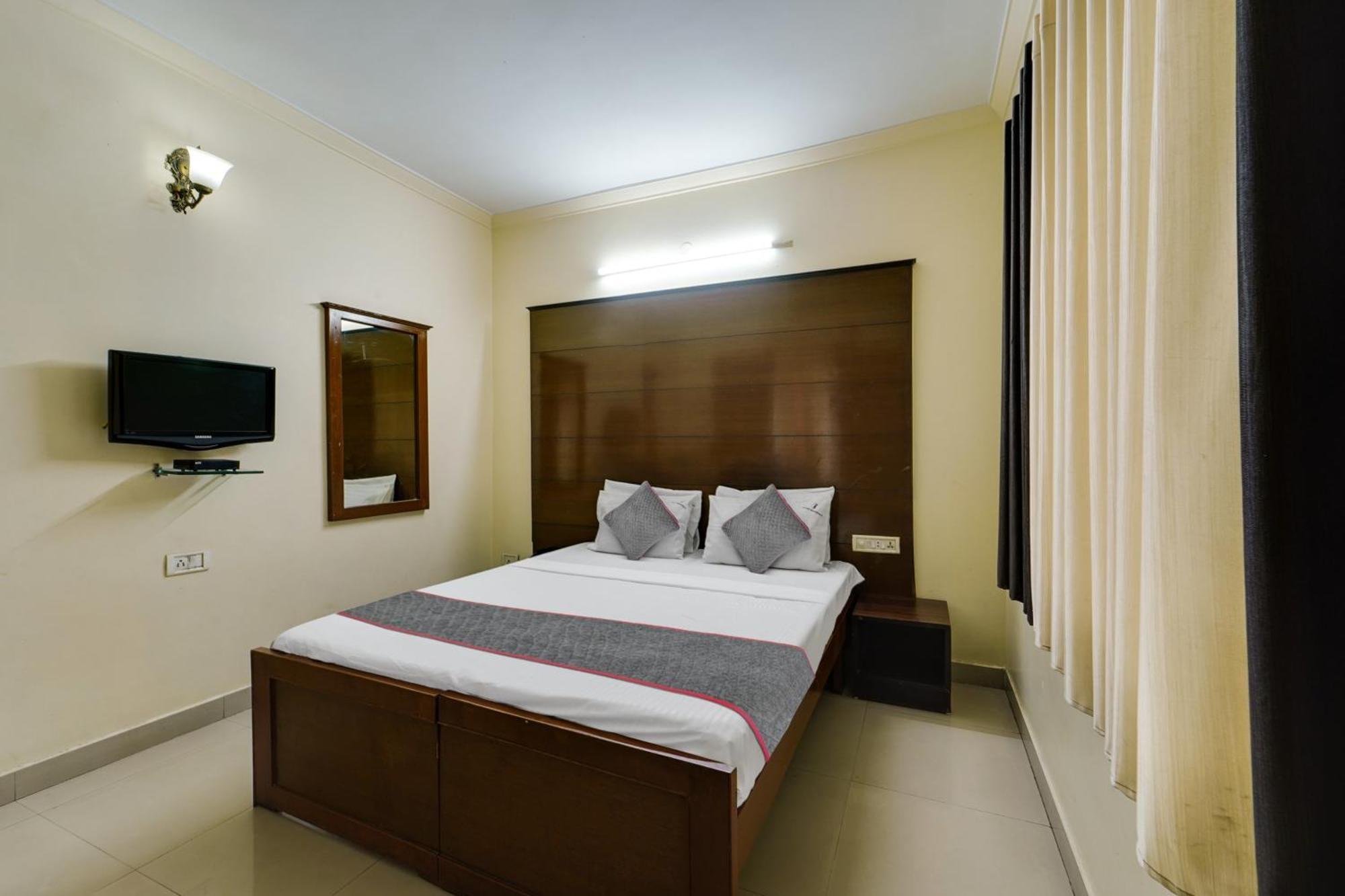 Townhouse Garden City Chennai Exterior photo